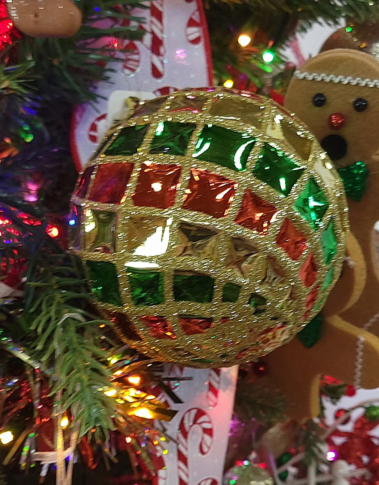 100MM Red, Emerald & Gold Indented Diamond Ball Ornament